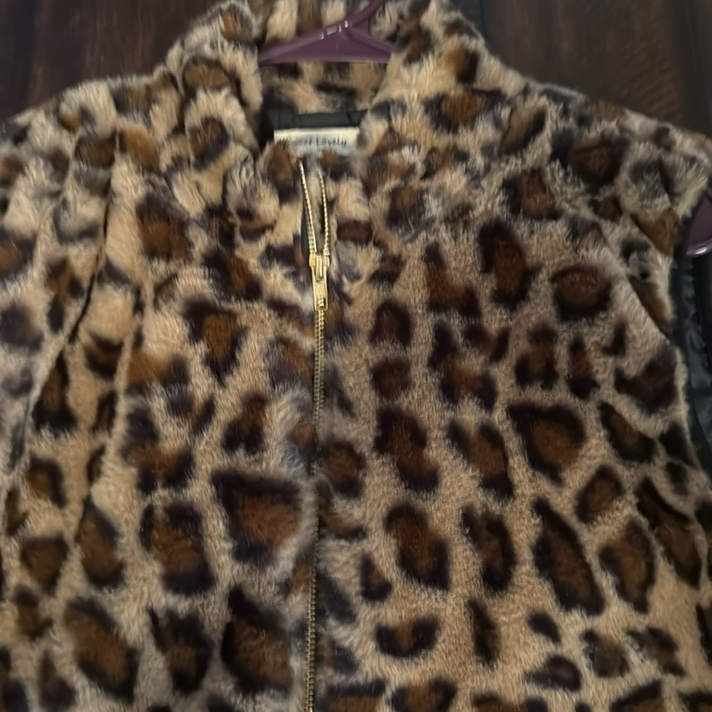 NWOT faux fur animal print zip up vest size Large - Picture 2 of 4